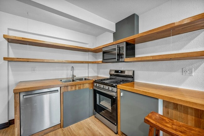 Photo - 638 N Martin Dr Unit B