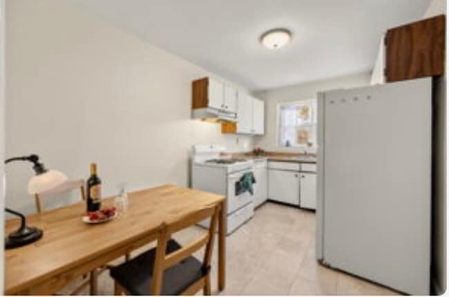 Photo - 5 Alton Ct Unit 1