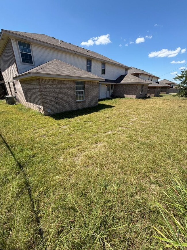 Building Photo - 4302 Alan Kent Dr Unit 4302 Alan Kent Dr.  C