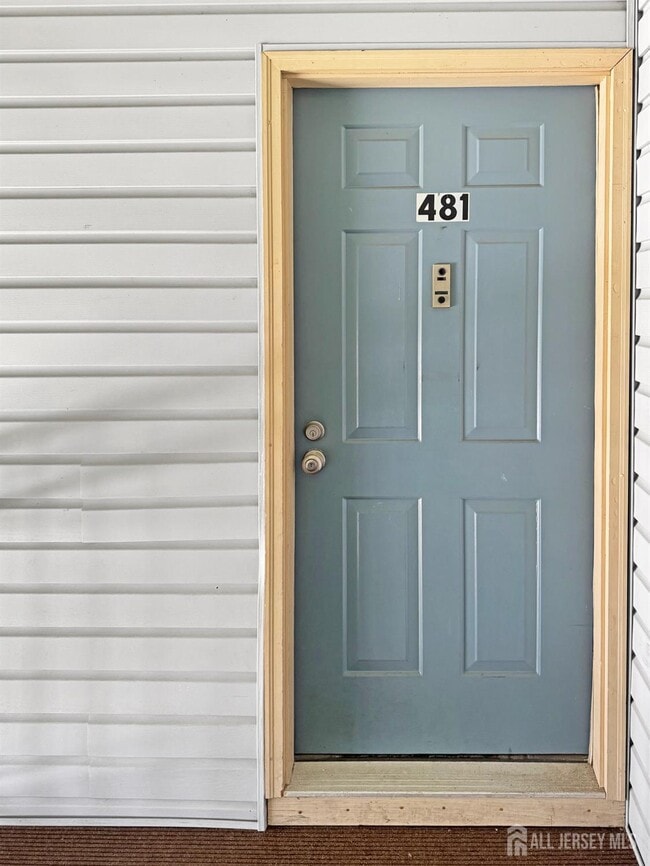 Photo - 481 Danbury Ln