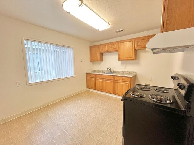 Photo - 1815-1817 Madrone Avenue Unit 1815