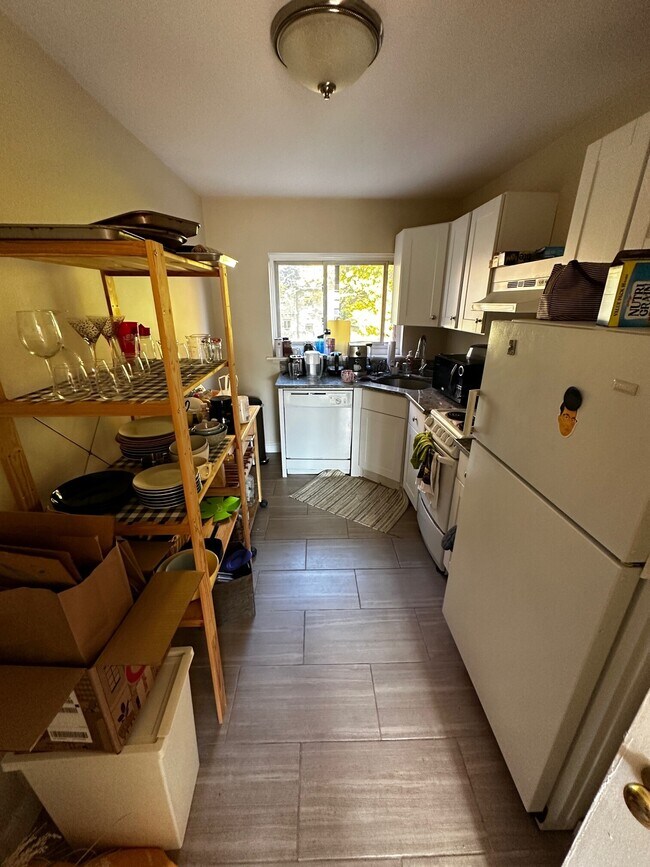 65 Chiswick Rd Unit 6