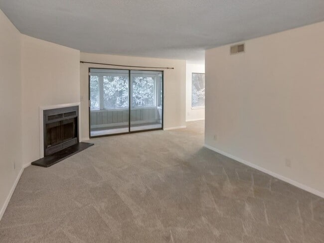 Photo - 245 Seasons Pkwy