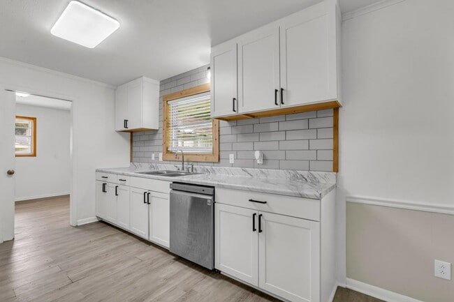 Photo - Renovated 3 Bedroom 2 Bath Home for Rent with Detached Garage!