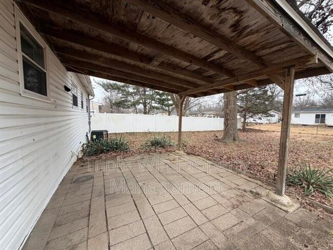 Photo - 1452 Redman Blvd