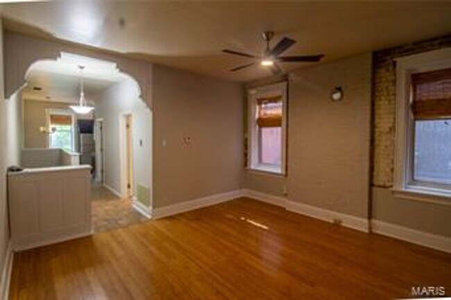 Photo - Cherokee 2214-2216 Unit Cherokee 2216 -2nd floor