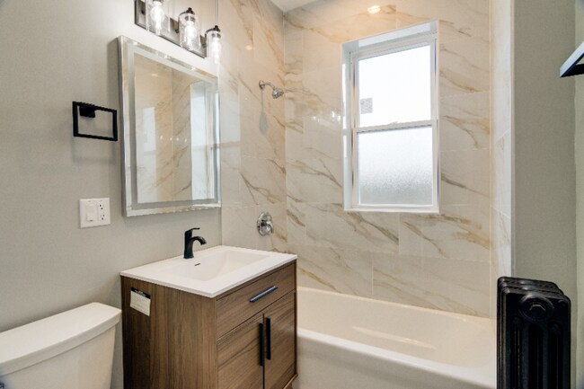 Photo - 3422 W Dickens Ave