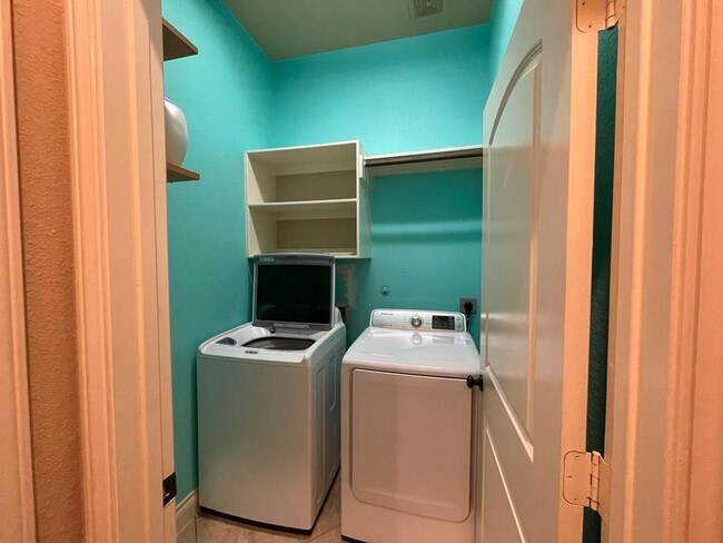 Building Photo - Aqua Falls, Missouri City, TX 77459 - 4 BR 2 BA single-family home
