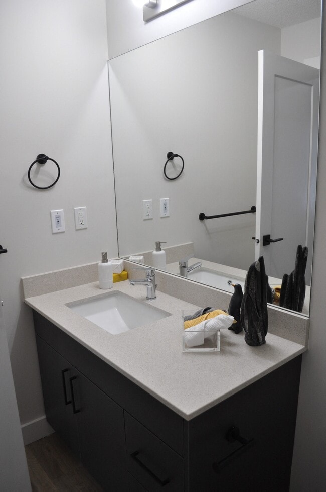 Photo - The Laurent at Laurel