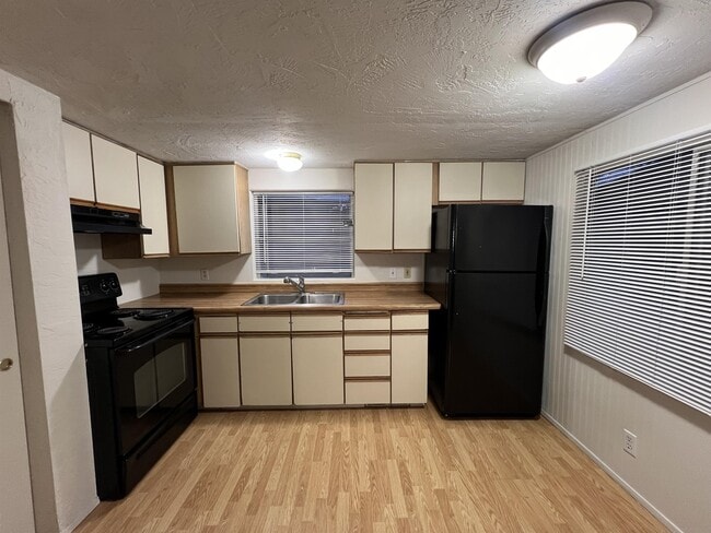 Photo - 100 S Davies Rd