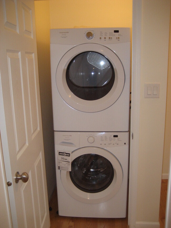 Photo - 9000 La Crosse Ave Unidad 1n