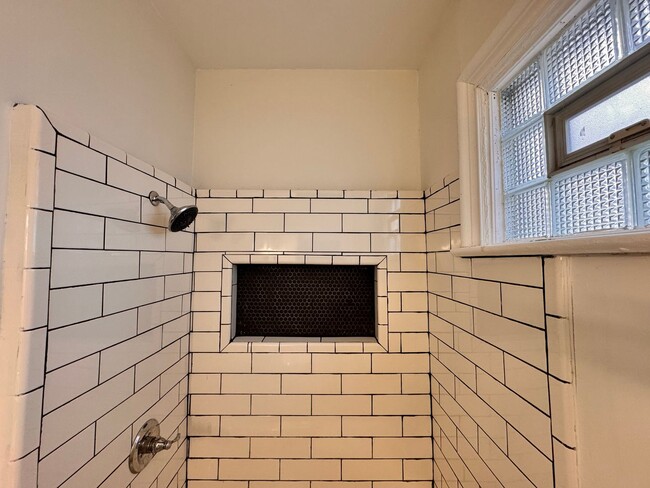 Photo - 310 Marshall Ave Unit Lower