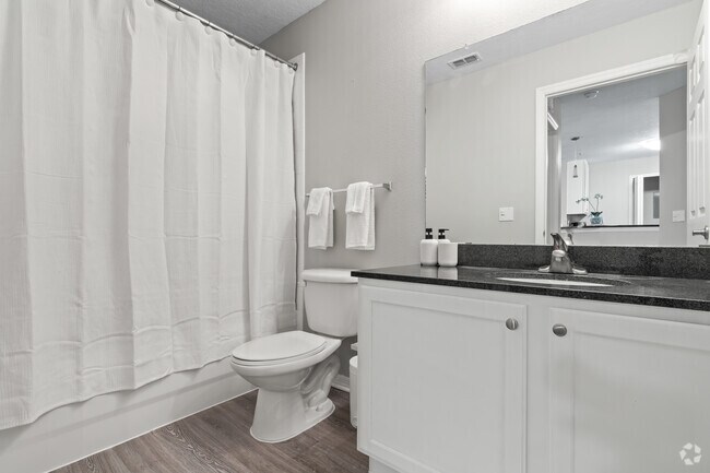 2BR, 2BA - 1,066SF
