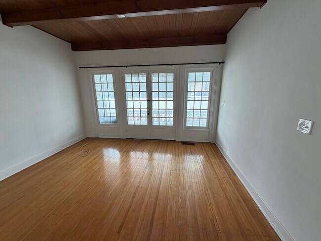 Living/Dining Area