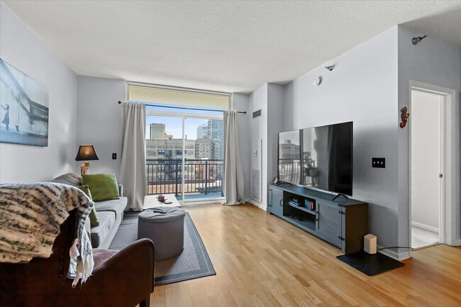 Photo - 1134 W Granville Ave Condo Unit 816