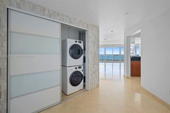 Photo - 1331 Brickell Bay Dr Unit 911