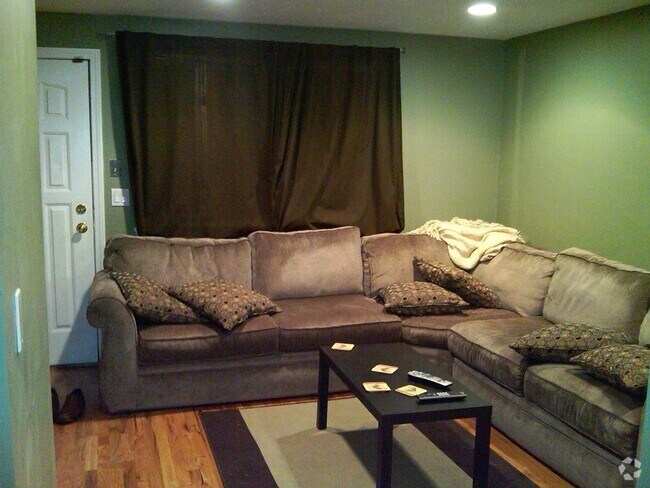 Building Photo - 41 Ashford St Unit 8 Rental