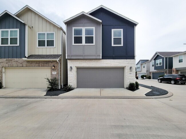 Building Photo - 1510 Lakeline Oak Dr