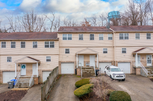 Photo - 159 Londonderry Dr Townhome