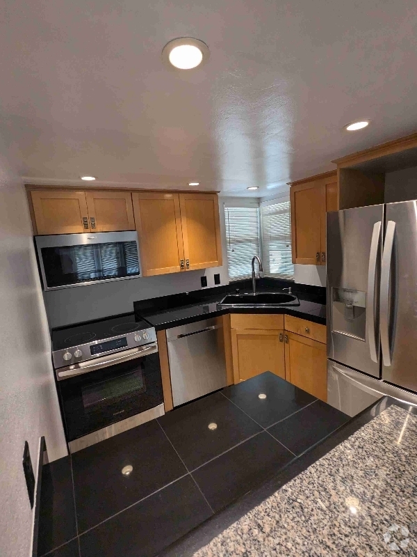 Building Photo - 1270 Cleveland Ave Rental