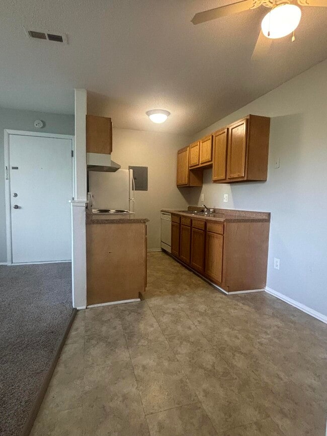 Photo - 131 Canfield St Unidad 2