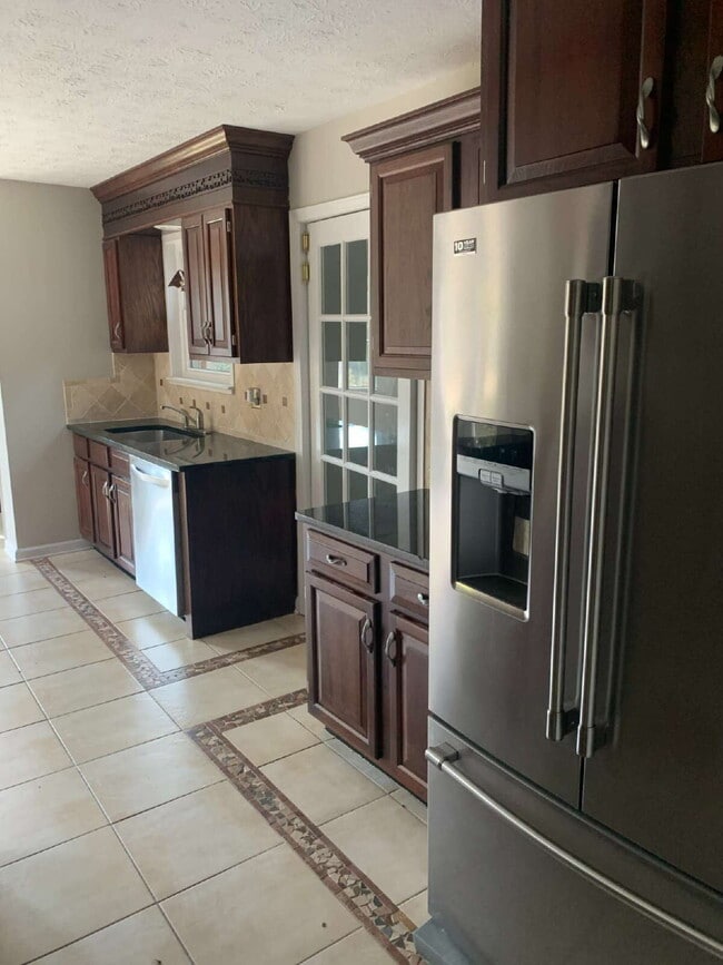 Photo - 8373 Brewer Rd