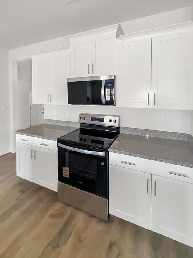 Photo - 275 Kipling Dr