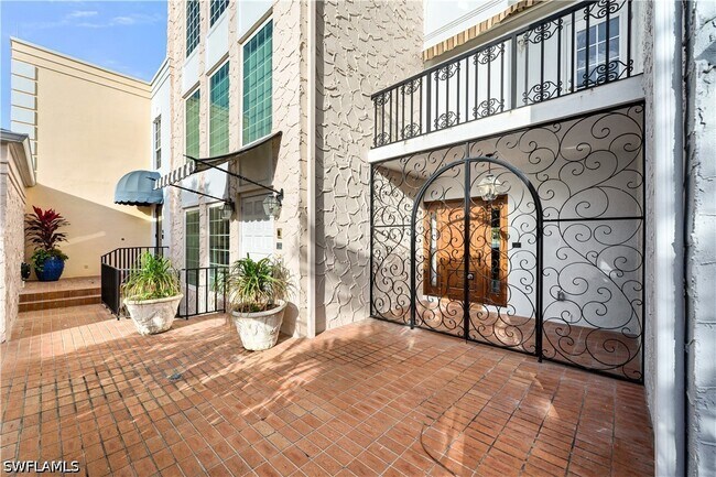 Photo - 4000 Gulf Shore Blvd N Unit 1400