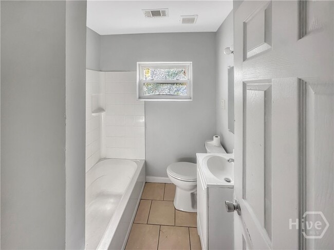 Photo - 5328 Churchill St