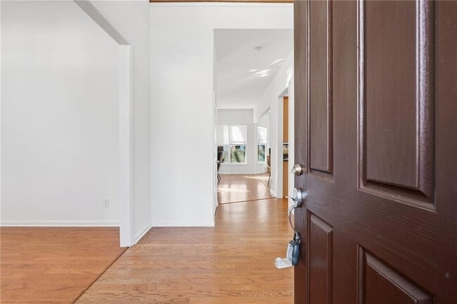 Photo - 2050 Willshire Glen