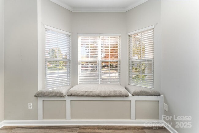 Photo - 10974 Heritage Green Dr