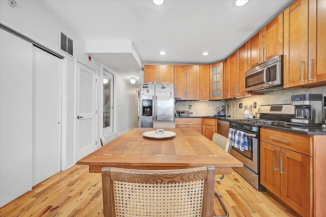 Photo - 1607 Brown St Unit 3