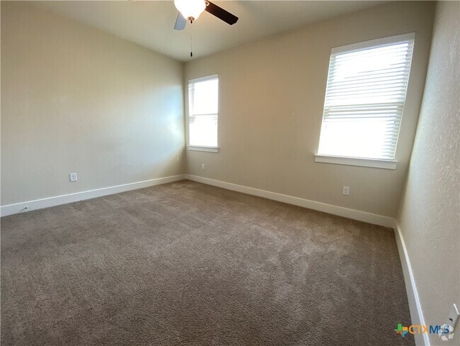 Building Photo - 725 Milestone Pk Rental