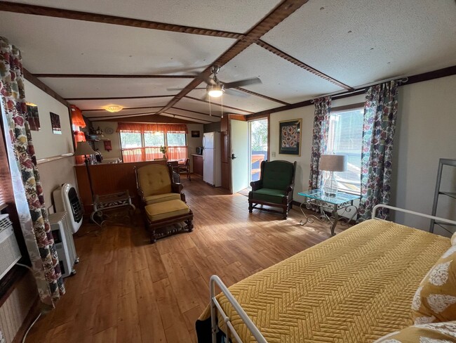 Photo - Charming 2 Bedroom, 2 Bath FURNISHED Single-Wide Manufactured Home – Just South of Live Oak, FL
