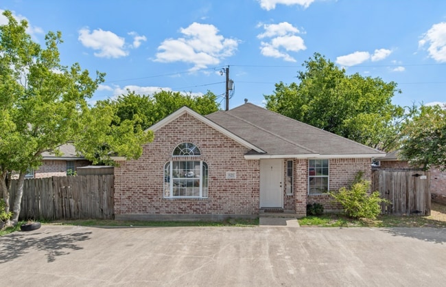 Photo - 821 Avenue A