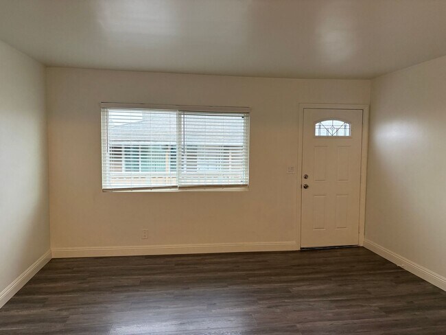 Photo - For Lease 2+1 Upstairs Duplex Ventura, CA Unit 158 E Ramona St