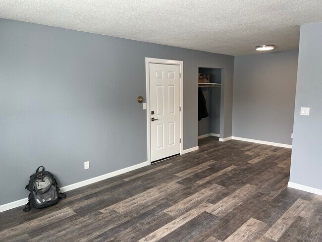 Entry - Eytcheson Estates Welcome