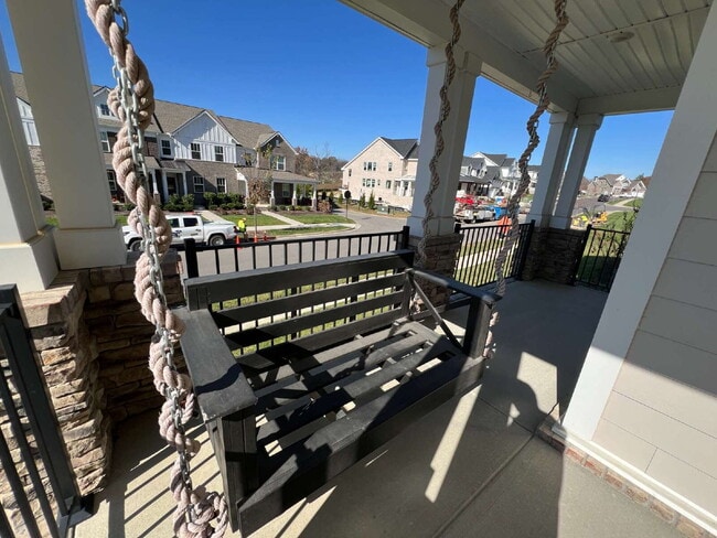 Photo - Luxury Living for Lease in Hendersonville! Apartamento