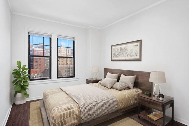 1-BR/1BA Bedroom - 515 W. Briar