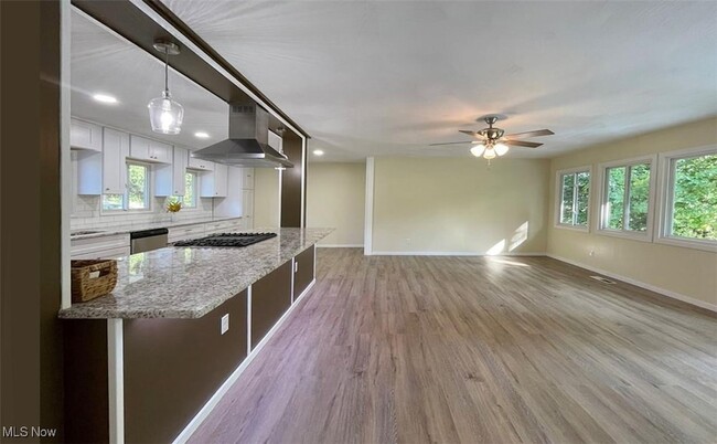 Photo - 9315 Glenwood Trail