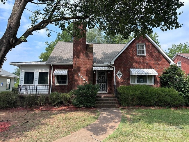 Building Photo - 2505 Tuckaseegee Rd Rental