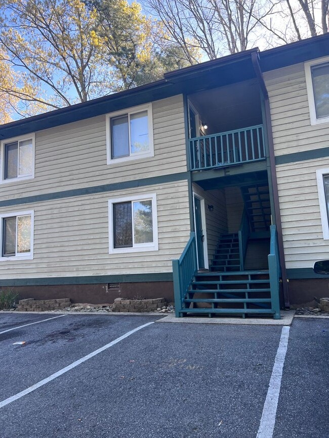 Building Photo - Weston Ridge E Unit E-18