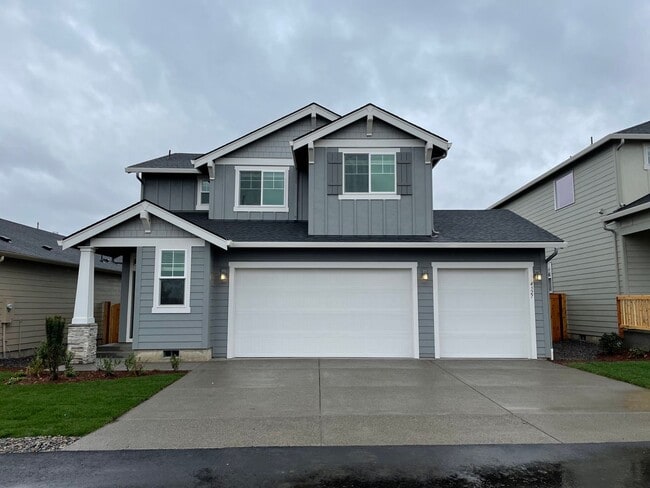 Lovely 4 Bed 2.5 Bath Home! Located near t... - Lovely 4 Bed 2.5 Bath Home! Located near t...