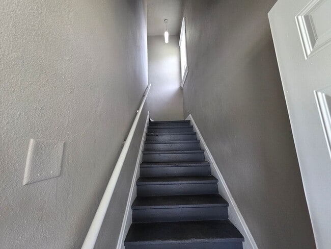 Photo - Shipyard Maple At 5th Unit 846 S Maple Ave (Upper)