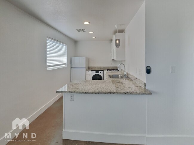 Photo - 4824 E Willetta St Unit 1