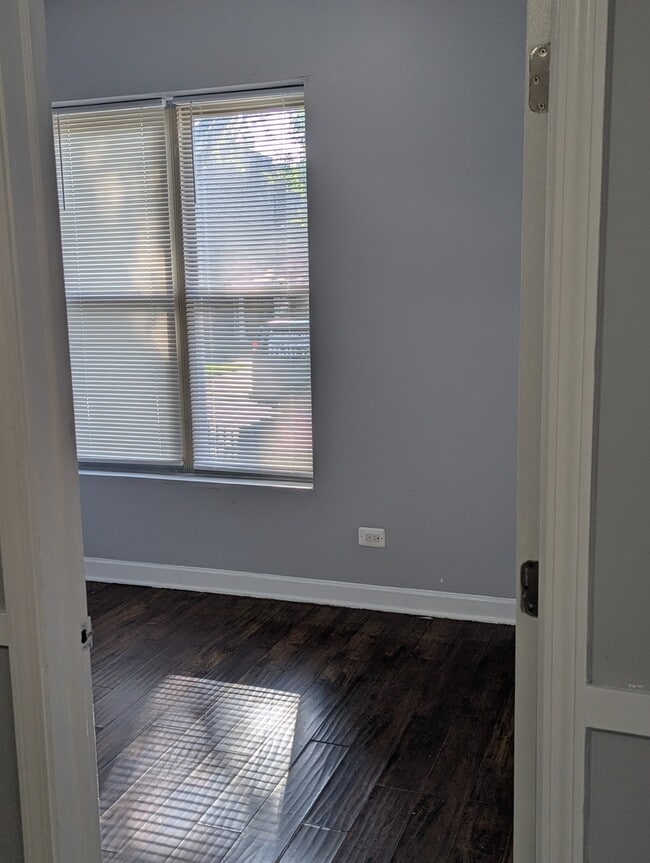 Photo - 6401 S St Lawrence Ave