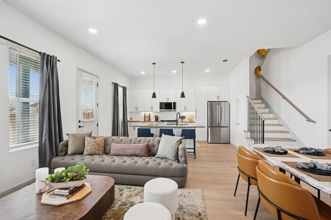 Photo - Vireo Twelve Oaks