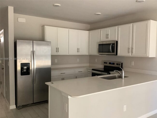 Photo - 3035 Harvard Cir