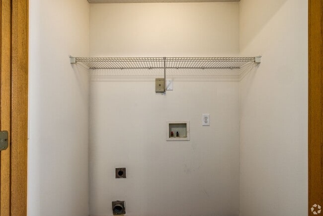 Eaglewood Apartments