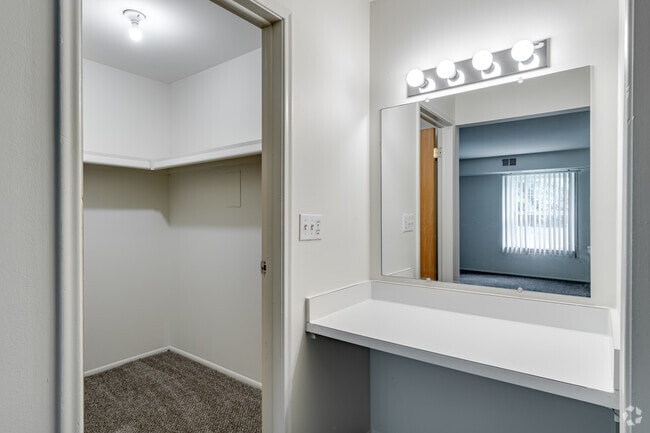 2HAB, 1BA - 900&nbsp;ft² - South Grove Apartments